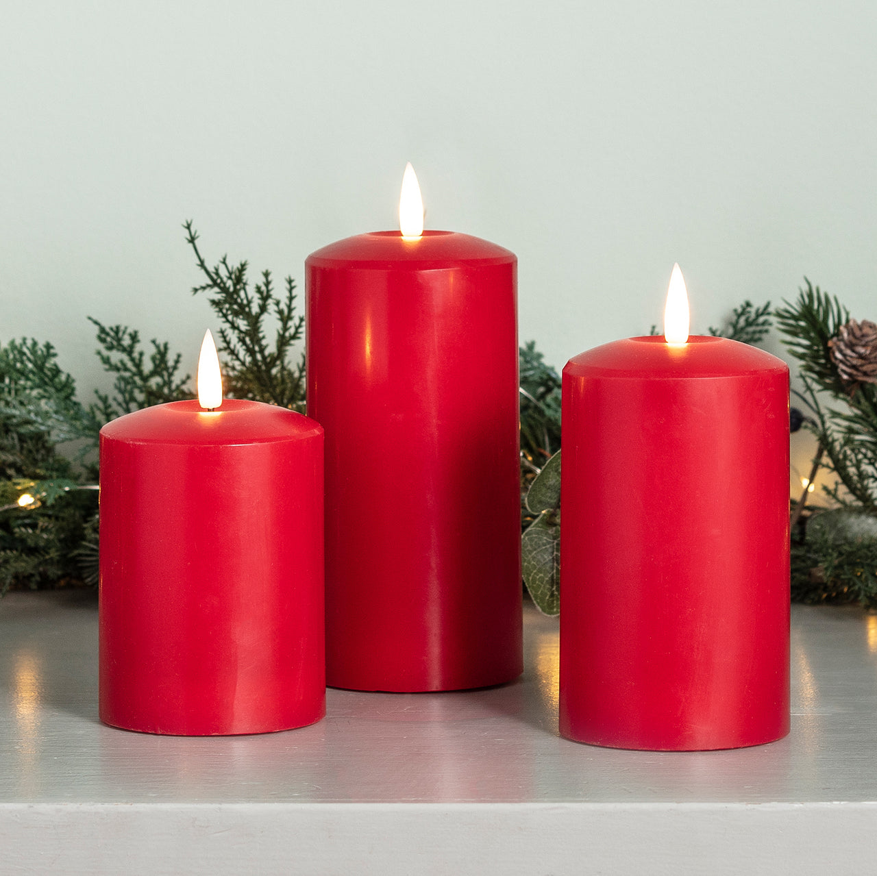Lot de 3 Bougies Piliers TruGlow® Rouges à LED