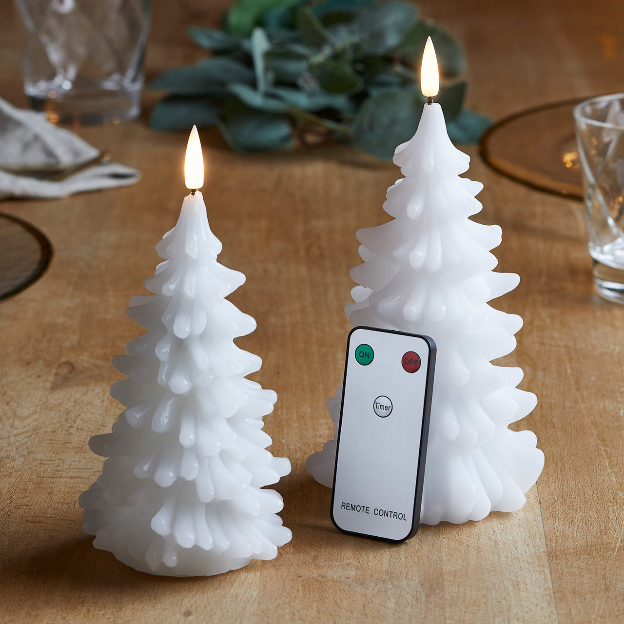 Duo de Bougies TruGlow® en forme d'Arbre de Noël –