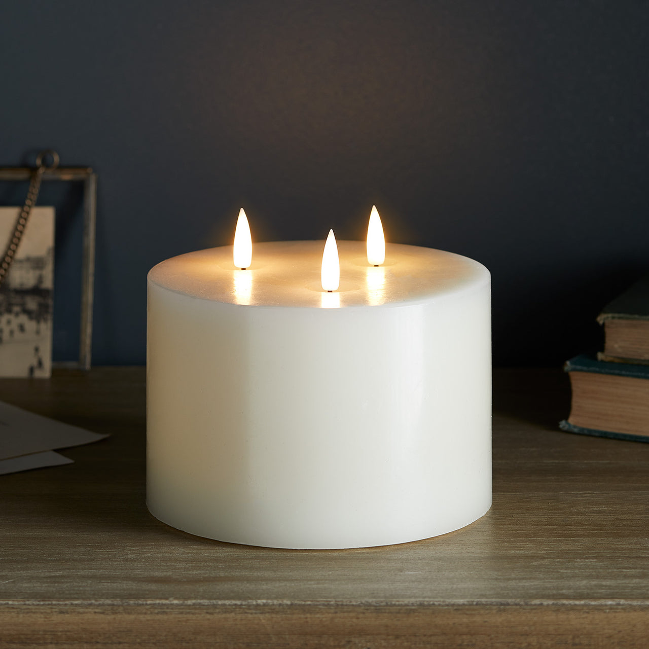 Bougie Pilier TruGlow® à LED Ivoire à 3 Mèches