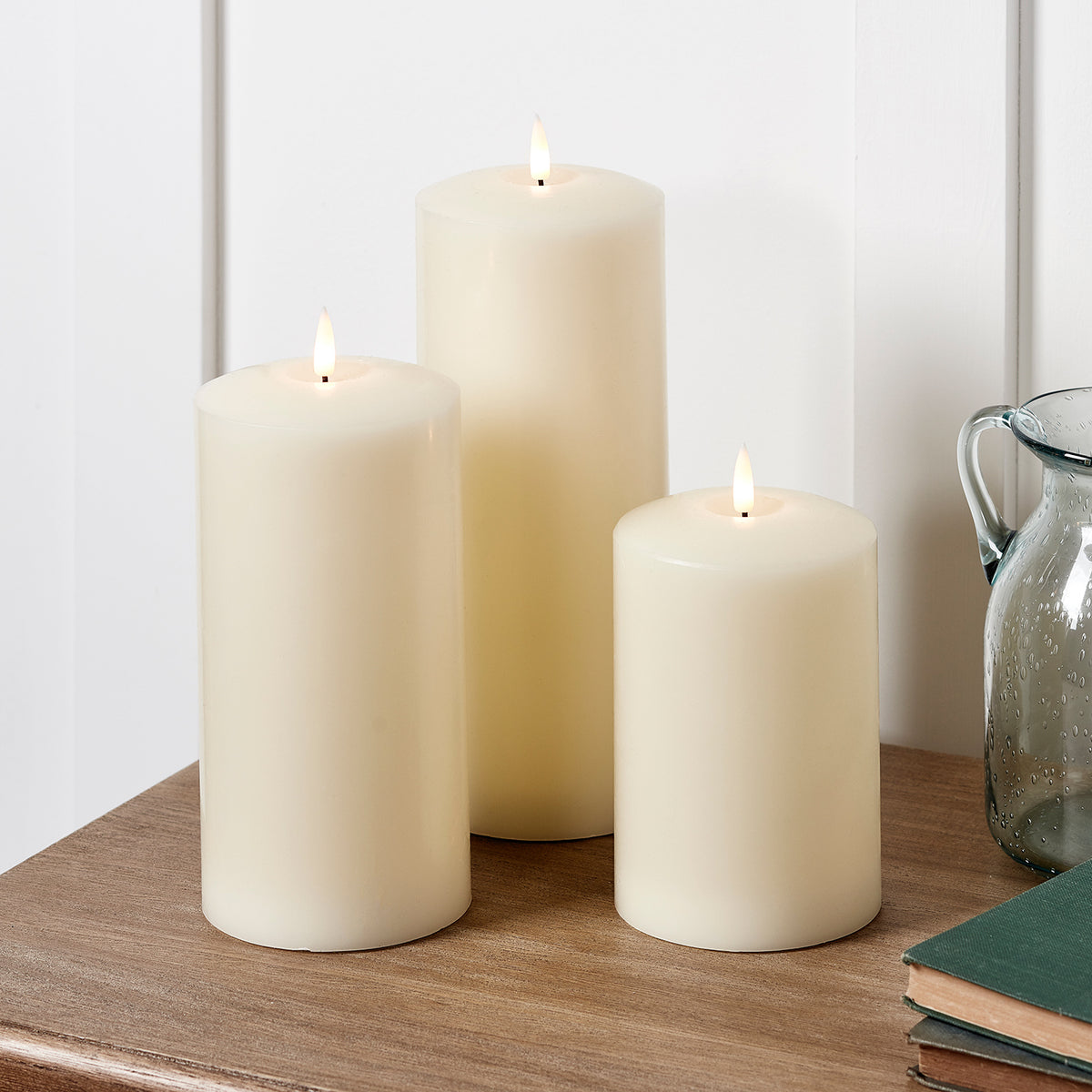 Lot de 12 Bougies Piliers Blanc 6.5x5cm Longue Durée, Bougies Blanc Décoratives Rituelles Petite Taille Sans Parfum - 24 Heures de Combustion Environ Lot de 12 Bougies Piliers Blanc 6.5x5cm Longue Durée, Bougies Blanc Décoratives Rituelles Petite Taille Sans Parfum - 24 Heures de Combustion Environ