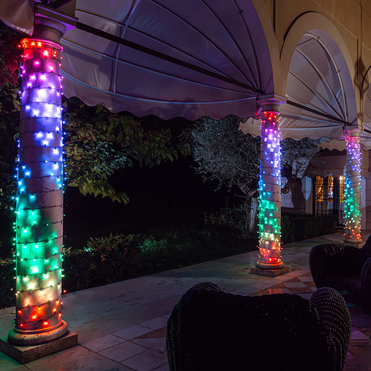 Guirlande lumineuse connectée 20M 250 LED RGB extérieur câble noir Twinkly