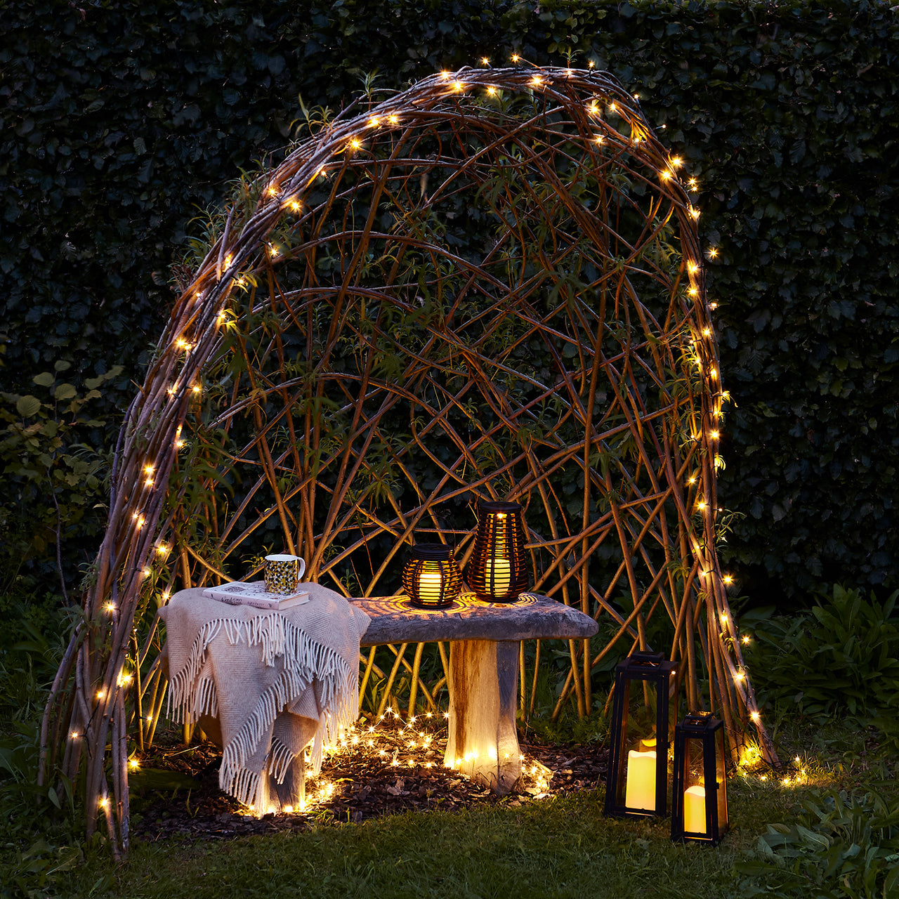 Guirlande Lumineuse à Piles 100 LED Blanc Chaud sur Câble Vert Foncé