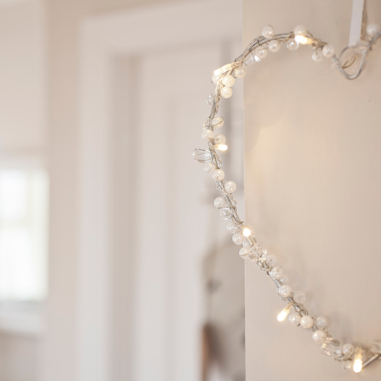 Cœur Lumineux Orné de Perles à 10 LED Blanc Chaud