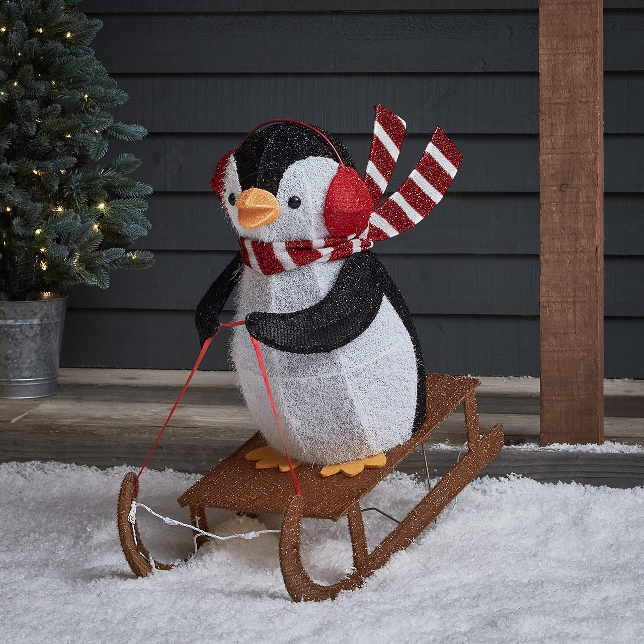 Décoration de Noël Extérieur Pingouin Lumineux sur Luge –