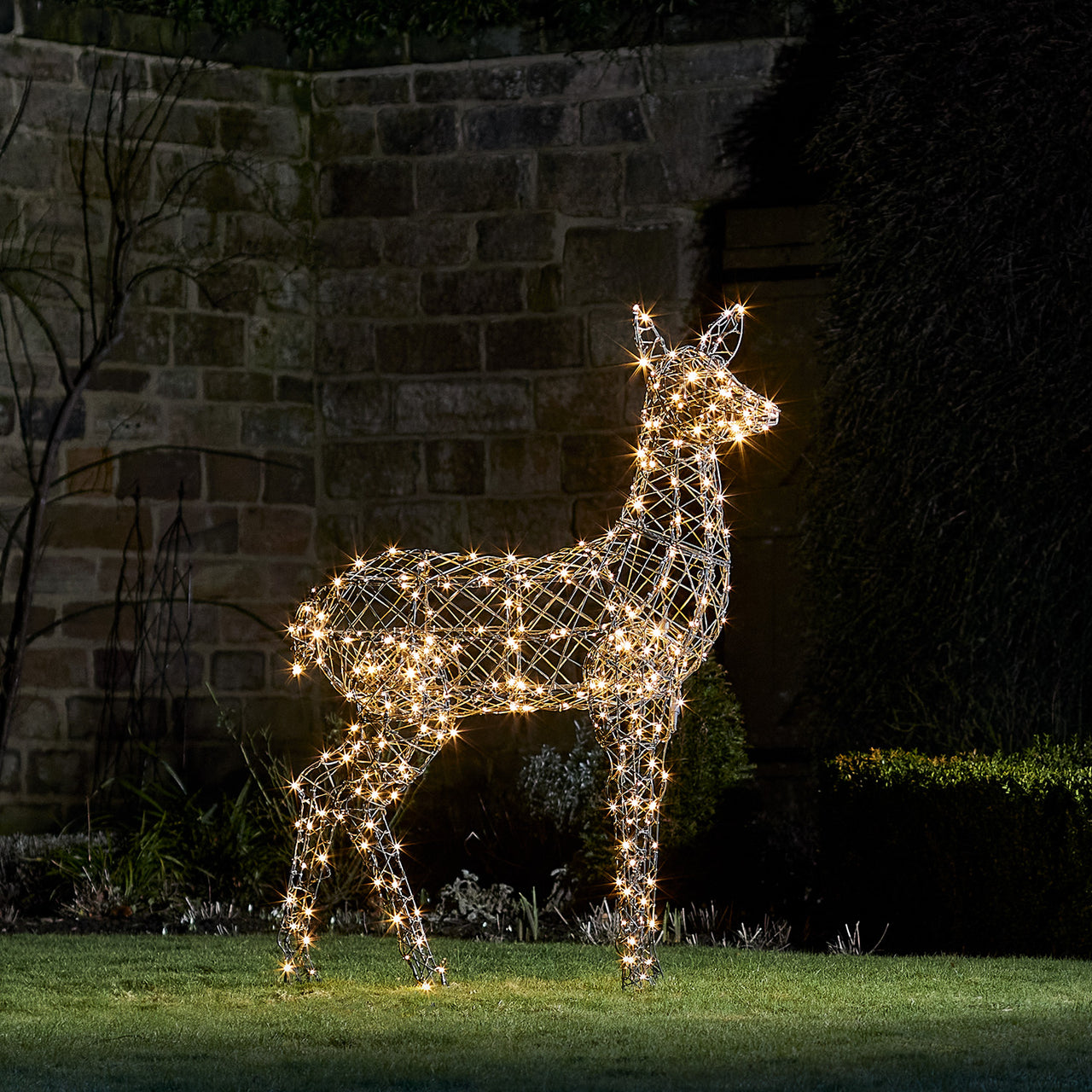 Grand Renne de Noël Harlow en Rotin Biche à LED  Bicolore