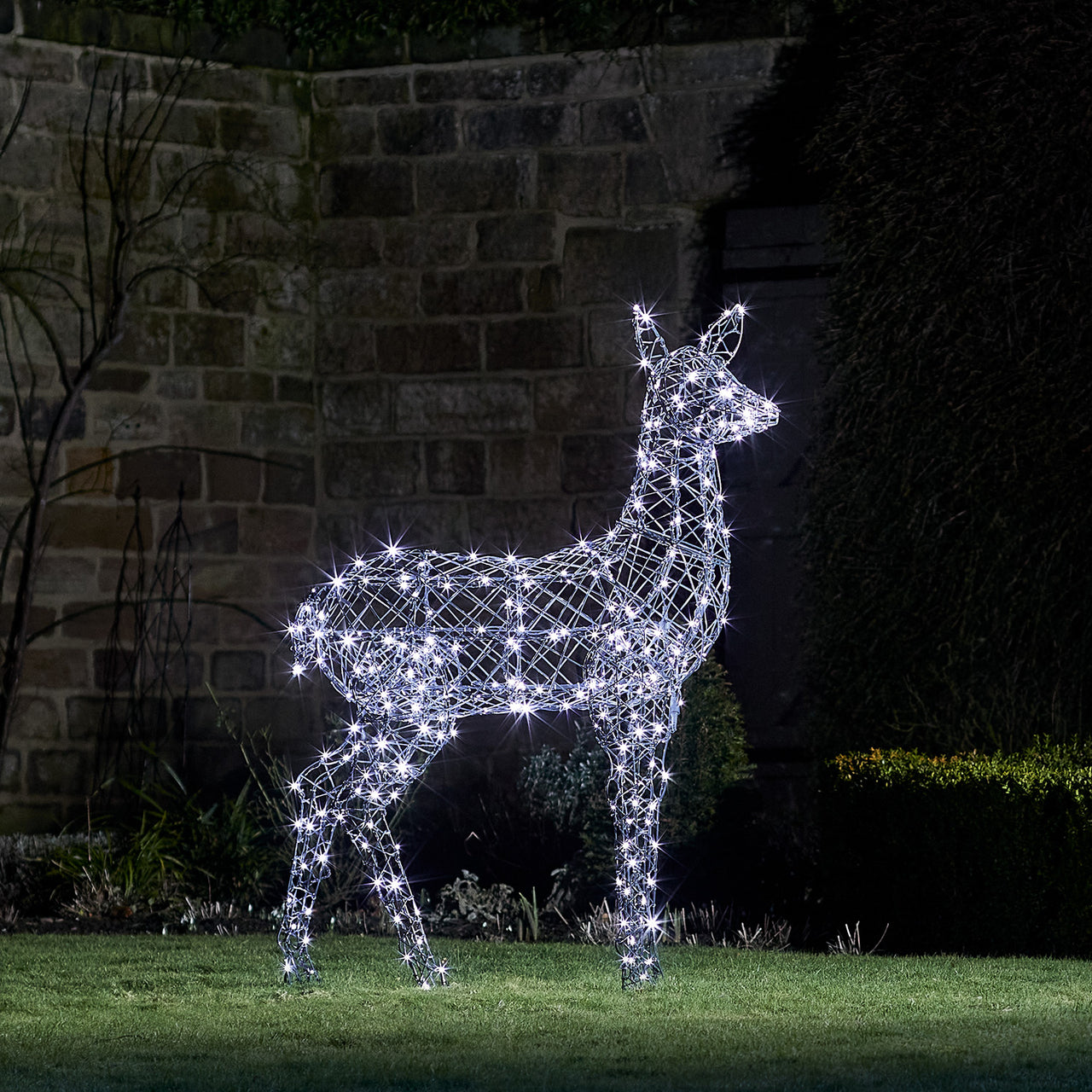 Grand Renne de Noël Harlow en Rotin Biche à LED  Bicolore