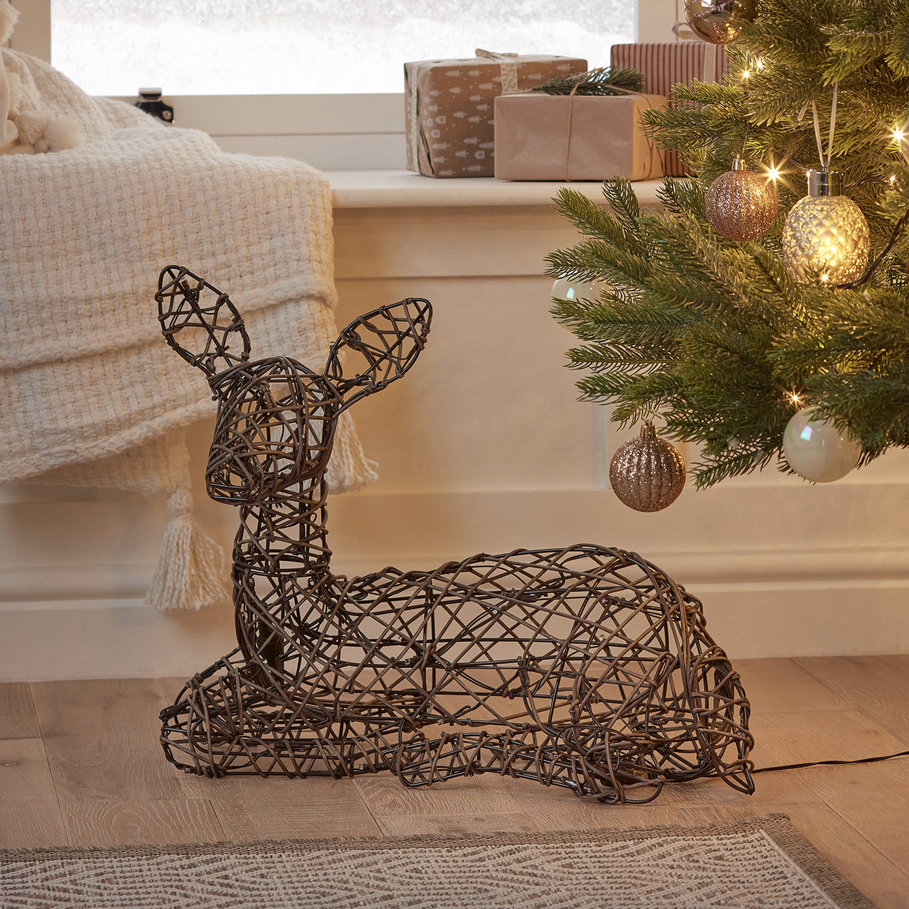 Renne Lumineux Studley - Faon de Noël Couché en Rotin 24v